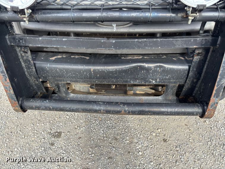 image for item EV3329 2000 Ford F350 XL Super Duty flatbed pickup truck