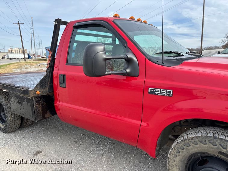 image for item EV3329 2000 Ford F350 XL Super Duty flatbed pickup truck