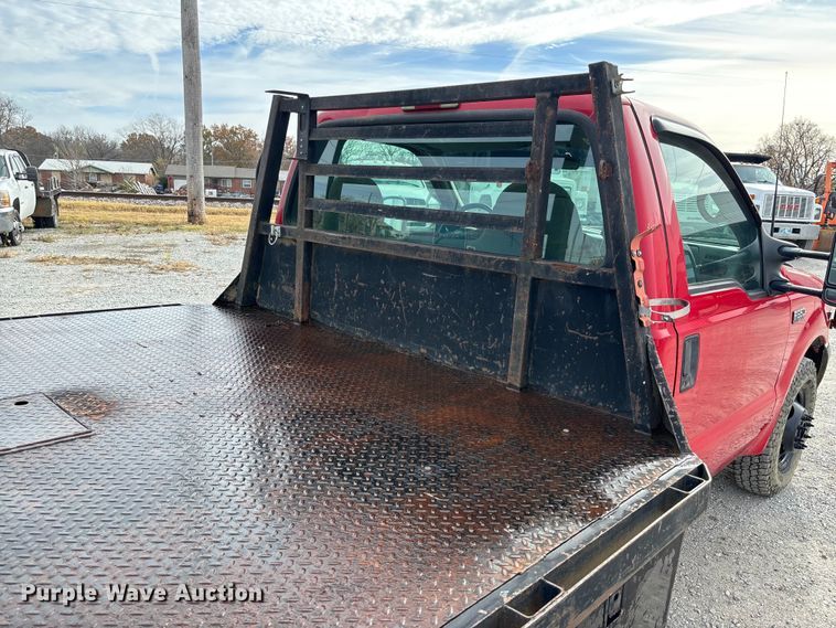 image for item EV3329 2000 Ford F350 XL Super Duty flatbed pickup truck