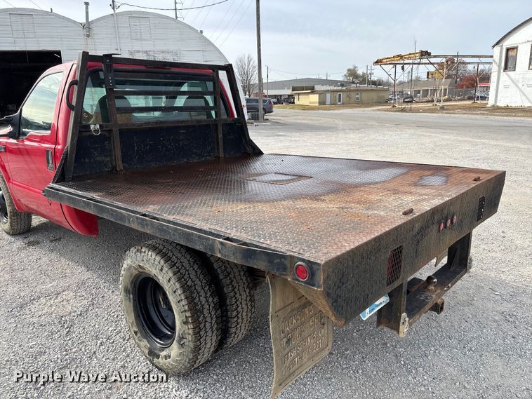 image for item EV3329 2000 Ford F350 XL Super Duty flatbed pickup truck