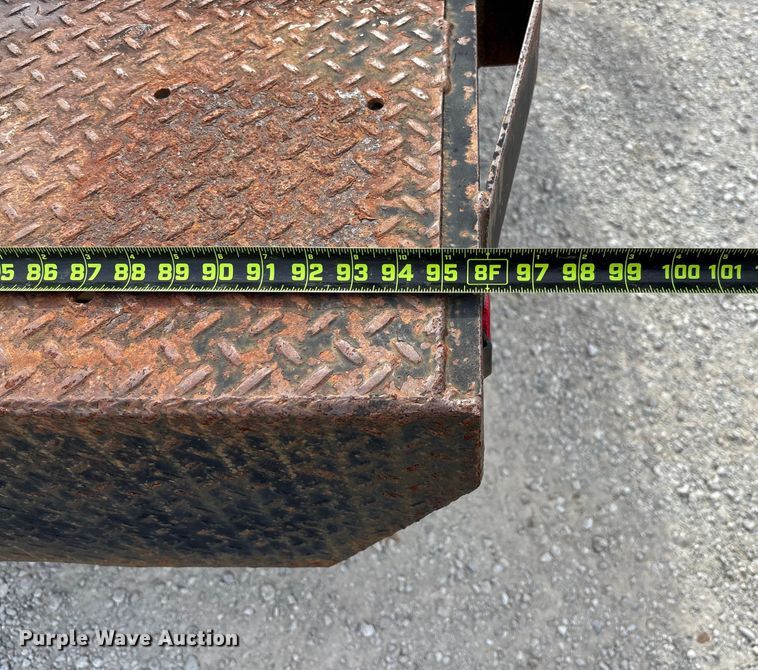 image for item EV3329 2000 Ford F350 XL Super Duty flatbed pickup truck