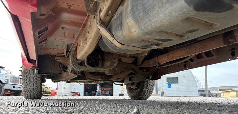 image for item EV3329 2000 Ford F350 XL Super Duty flatbed pickup truck