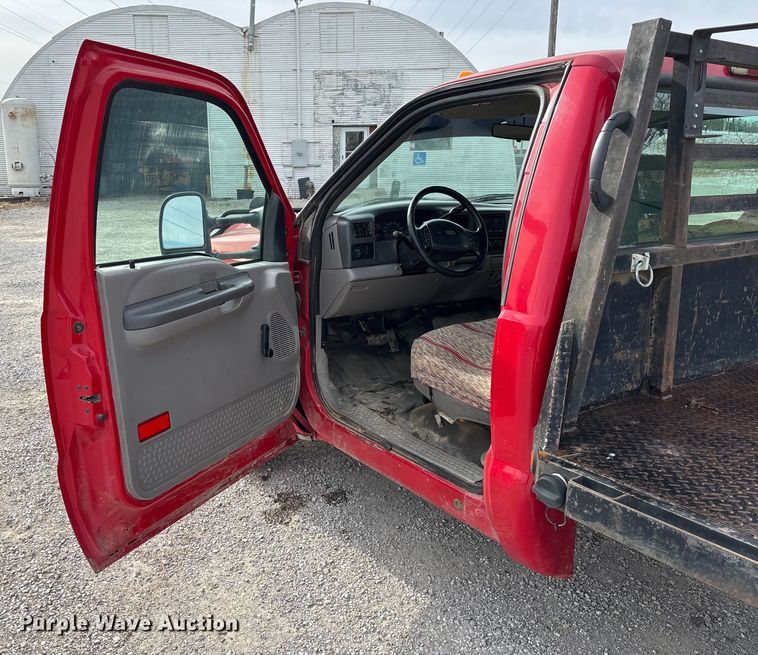 image for item EV3329 2000 Ford F350 XL Super Duty flatbed pickup truck