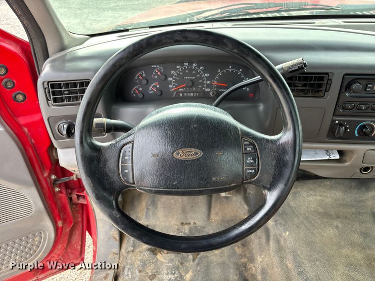 image for item EV3329 2000 Ford F350 XL Super Duty flatbed pickup truck