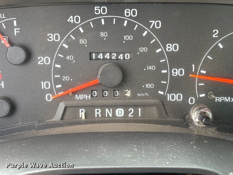 image for item EV3329 2000 Ford F350 XL Super Duty flatbed pickup truck