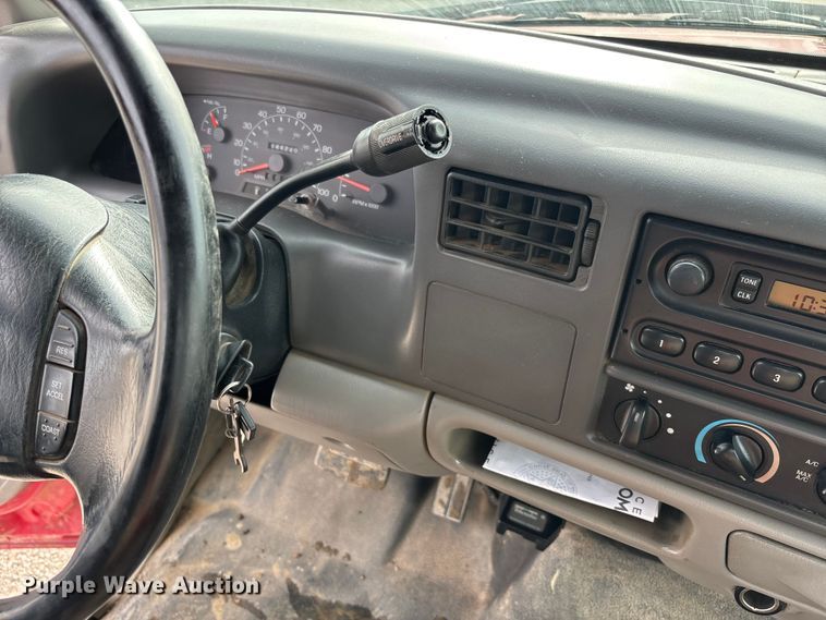 image for item EV3329 2000 Ford F350 XL Super Duty flatbed pickup truck