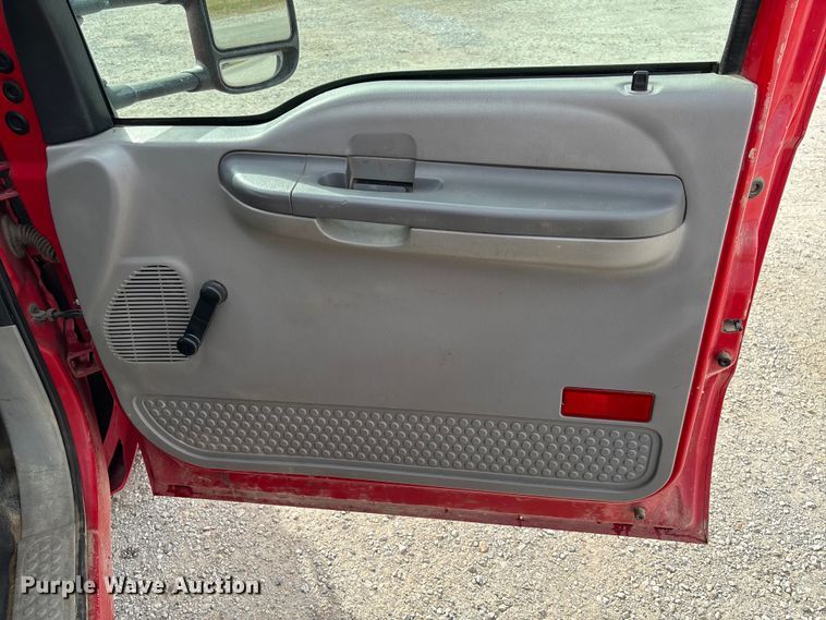 image for item EV3329 2000 Ford F350 XL Super Duty flatbed pickup truck