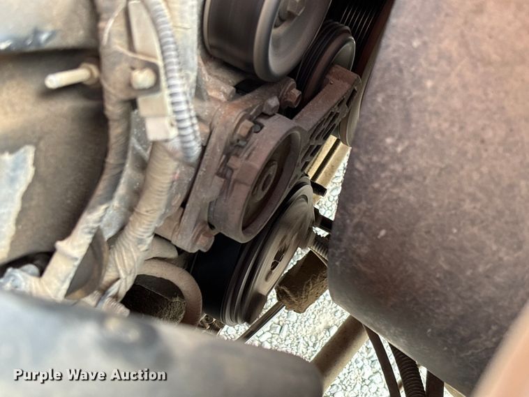 image for item EV3329 2000 Ford F350 XL Super Duty flatbed pickup truck