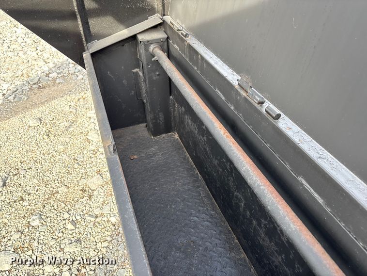 image for item EV3334 2009 Maxey equipment trailer