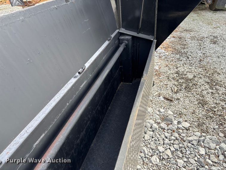 image for item EV3334 2009 Maxey equipment trailer