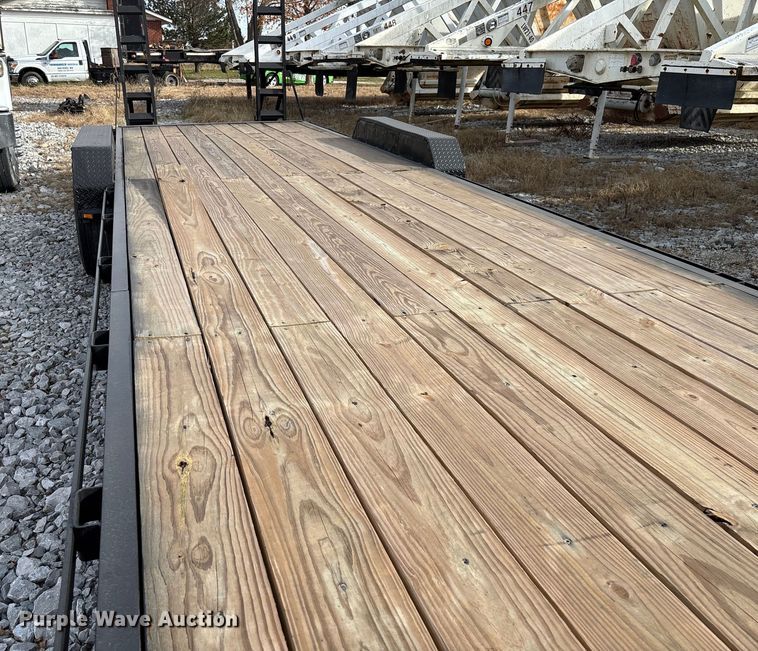 image for item EV3334 2009 Maxey equipment trailer