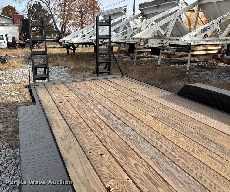 image for item EV3334 2009 Maxey equipment trailer