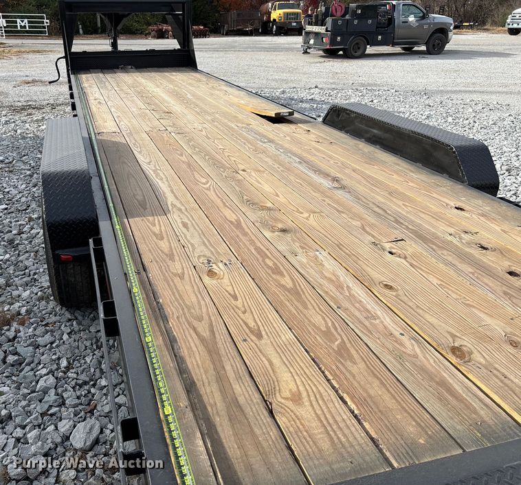 image for item EV3334 2009 Maxey equipment trailer