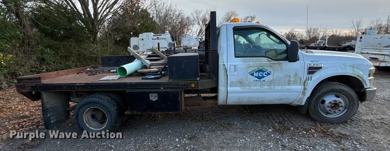 image for item EV3337 2009 Ford F350 XL Super Duty flatbed pickup truck