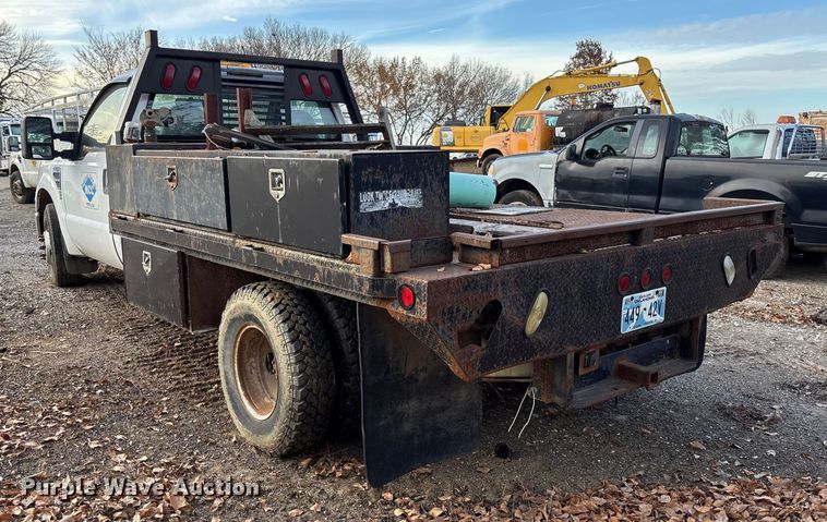 image for item EV3337 2009 Ford F350 XL Super Duty flatbed pickup truck