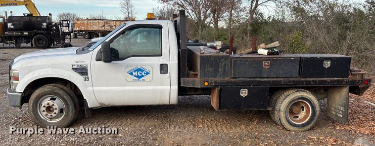 image for item EV3337 2009 Ford F350 XL Super Duty flatbed pickup truck