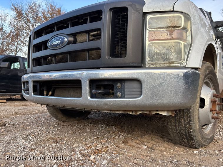 image for item EV3337 2009 Ford F350 XL Super Duty flatbed pickup truck