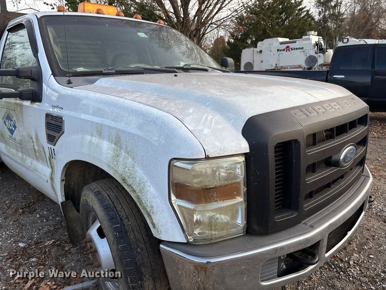 image for item EV3337 2009 Ford F350 XL Super Duty flatbed pickup truck