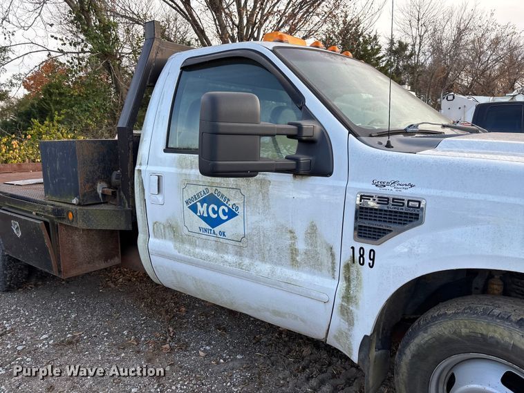 image for item EV3337 2009 Ford F350 XL Super Duty flatbed pickup truck