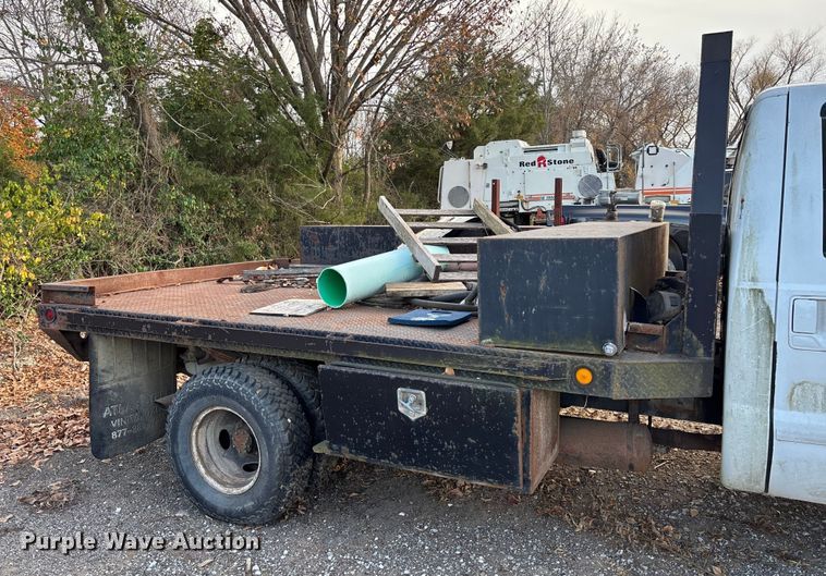 image for item EV3337 2009 Ford F350 XL Super Duty flatbed pickup truck