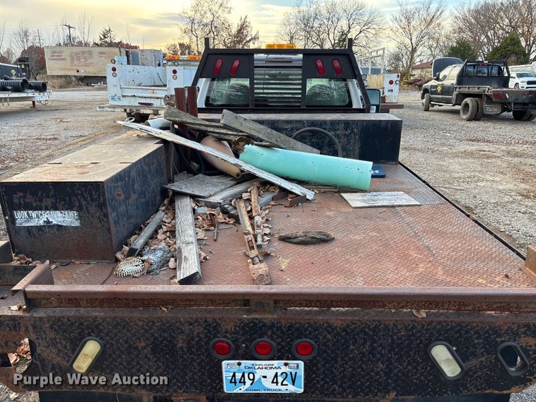 image for item EV3337 2009 Ford F350 XL Super Duty flatbed pickup truck