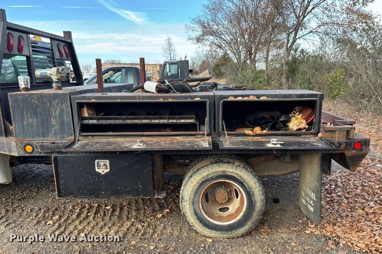 image for item EV3337 2009 Ford F350 XL Super Duty flatbed pickup truck