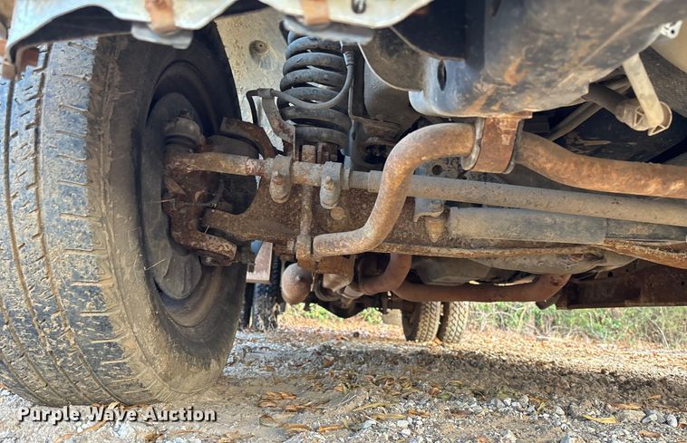 image for item EV3337 2009 Ford F350 XL Super Duty flatbed pickup truck