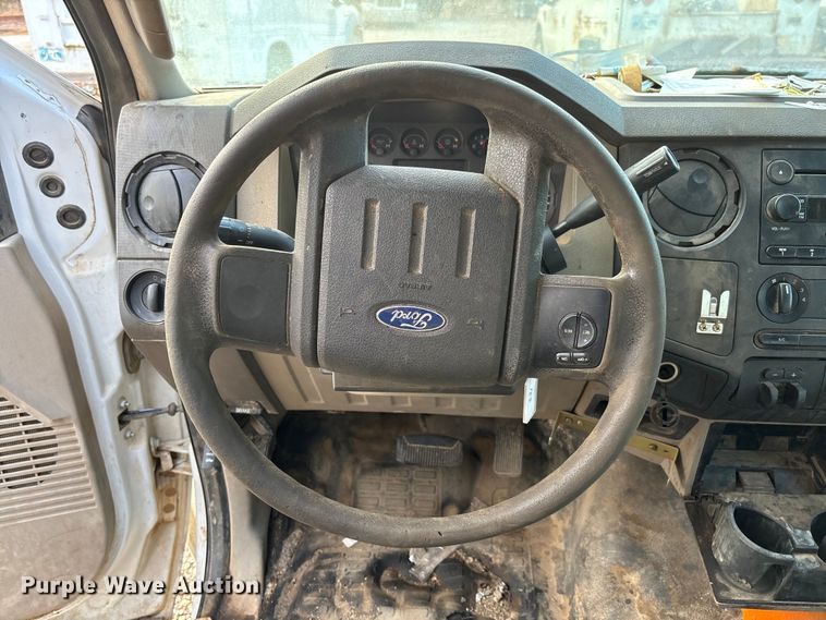 image for item EV3337 2009 Ford F350 XL Super Duty flatbed pickup truck