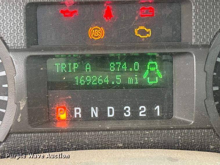 image for item EV3337 2009 Ford F350 XL Super Duty flatbed pickup truck