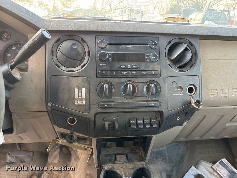 image for item EV3337 2009 Ford F350 XL Super Duty flatbed pickup truck