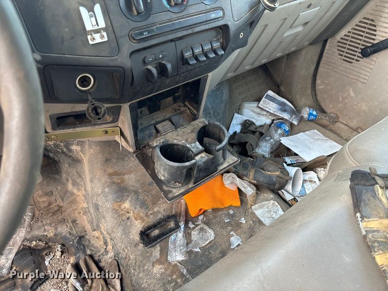 image for item EV3337 2009 Ford F350 XL Super Duty flatbed pickup truck