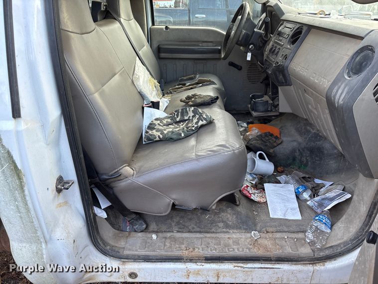 image for item EV3337 2009 Ford F350 XL Super Duty flatbed pickup truck