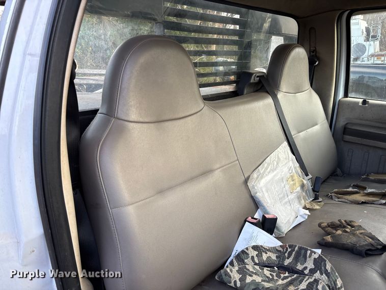 image for item EV3337 2009 Ford F350 XL Super Duty flatbed pickup truck