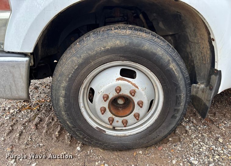 image for item EV3337 2009 Ford F350 XL Super Duty flatbed pickup truck