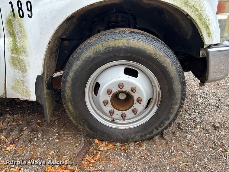 image for item EV3337 2009 Ford F350 XL Super Duty flatbed pickup truck