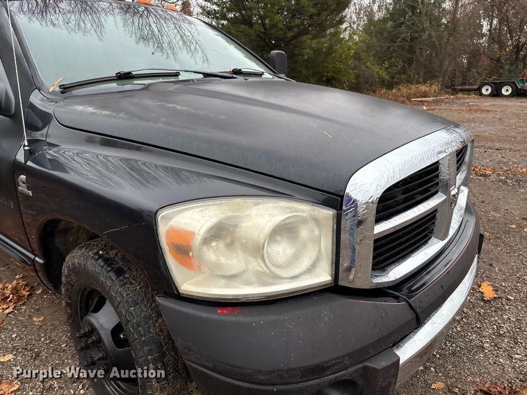 image for item EV3338 2007 Dodge Ram 3500 Quad Cab pickup truck