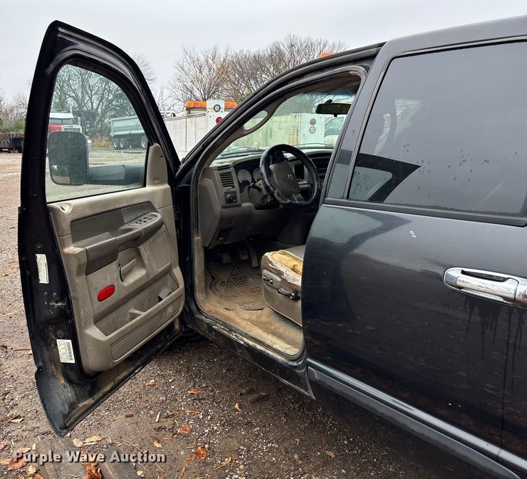 image for item EV3338 2007 Dodge Ram 3500 Quad Cab pickup truck