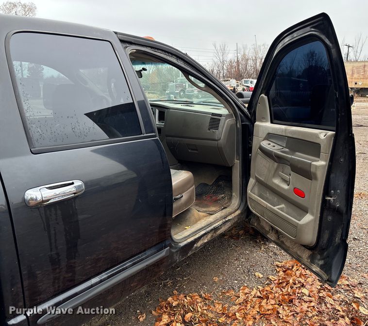 image for item EV3338 2007 Dodge Ram 3500 Quad Cab pickup truck