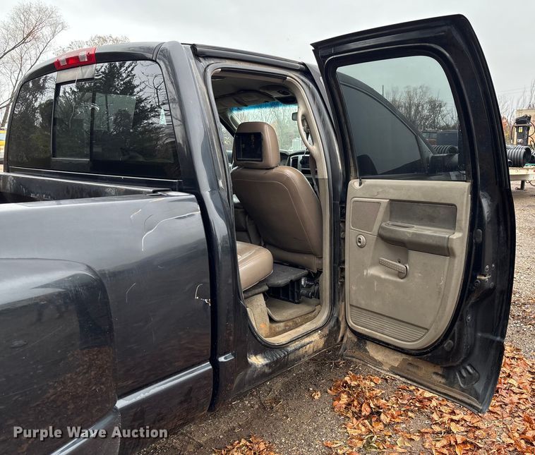 image for item EV3338 2007 Dodge Ram 3500 Quad Cab pickup truck