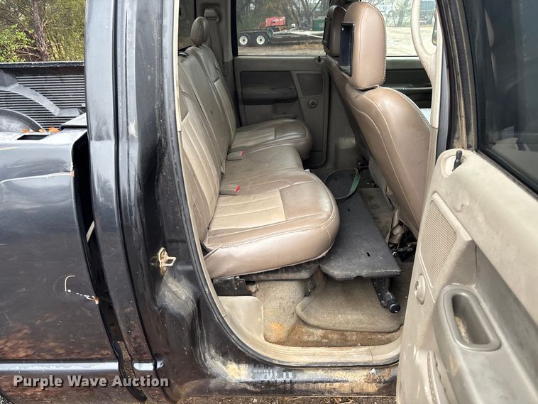 image for item EV3338 2007 Dodge Ram 3500 Quad Cab pickup truck