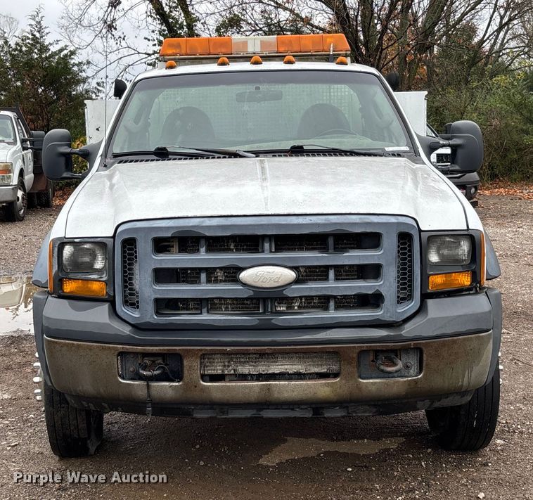 image for item EV3339 2006 Ford F550 XL Super Duty utility / service truck