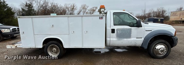 image for item EV3339 2006 Ford F550 XL Super Duty utility / service truck
