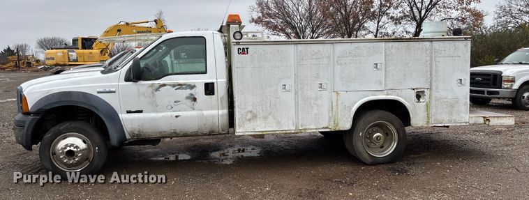 image for item EV3339 2006 Ford F550 XL Super Duty utility / service truck