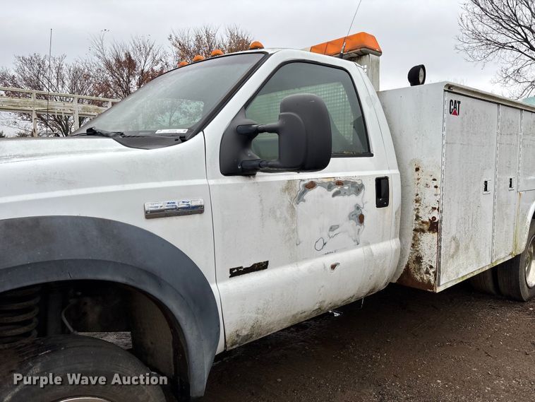 image for item EV3339 2006 Ford F550 XL Super Duty utility / service truck