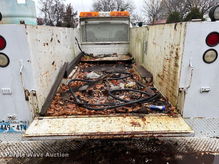 image for item EV3339 2006 Ford F550 XL Super Duty utility / service truck