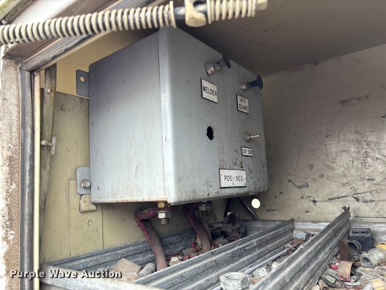 image for item EV3339 2006 Ford F550 XL Super Duty utility / service truck