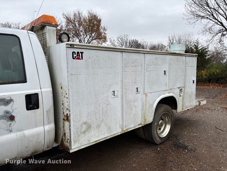 image for item EV3339 2006 Ford F550 XL Super Duty utility / service truck