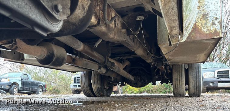 image for item EV3339 2006 Ford F550 XL Super Duty utility / service truck