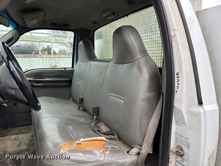 image for item EV3339 2006 Ford F550 XL Super Duty utility / service truck