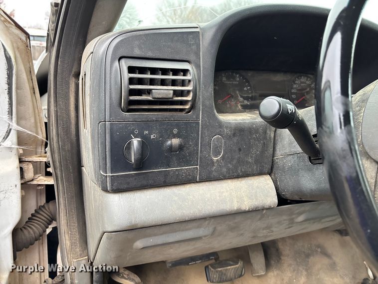 image for item EV3339 2006 Ford F550 XL Super Duty utility / service truck